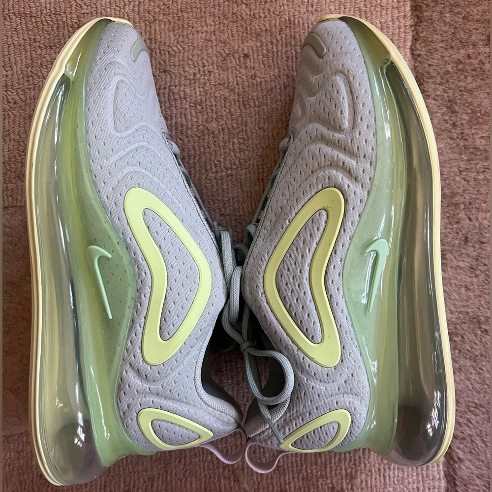 Nike Air Max 720 Pistachio Green CN9506 300 Women Size 7 Running Sneaker Shoes